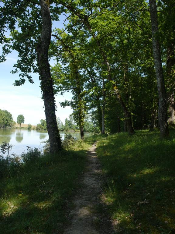 Lac De Cancon Buitenkant foto